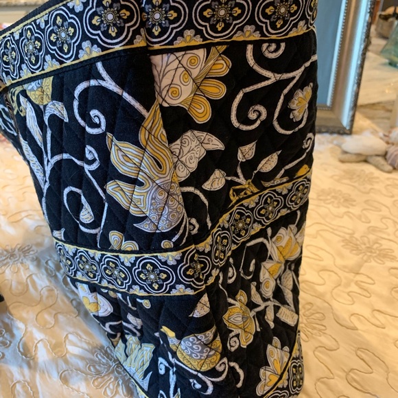 Vera Bradley Tote - Picture 5 of 6